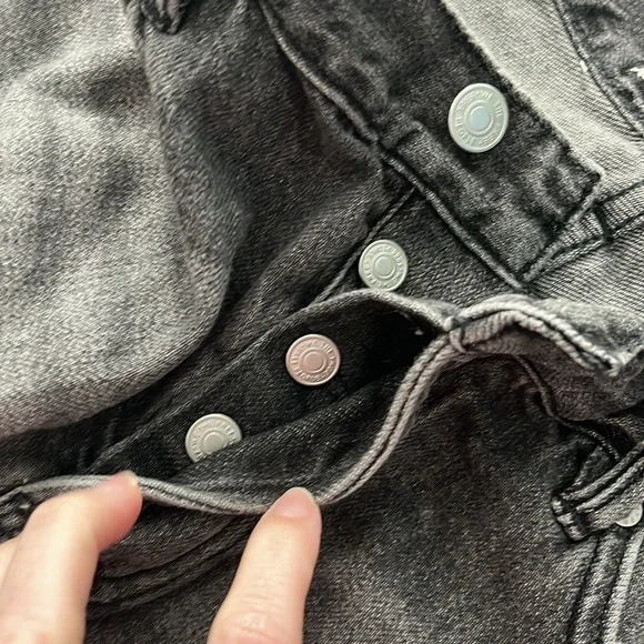 Free people grey wash denim shorts size 29 like new - Picture 4 of 5